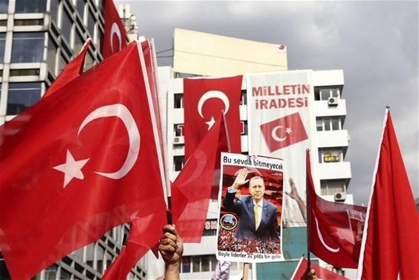 Milyonlar demokrasi için Yenikapı'nın yolunu tuttu