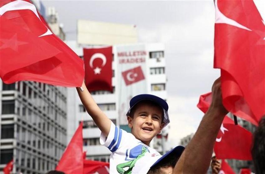 Milyonlar demokrasi için Yenikapı'nın yolunu tuttu