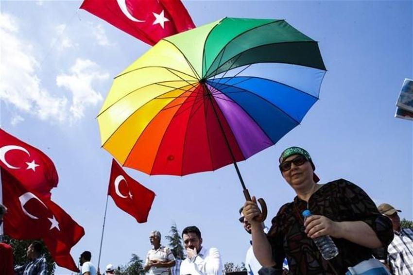 Milyonlar demokrasi için Yenikapı'nın yolunu tuttu