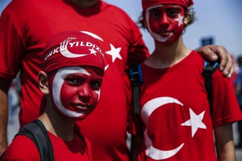 Milyonlar demokrasi için Yenikapı'nın yolunu tuttu