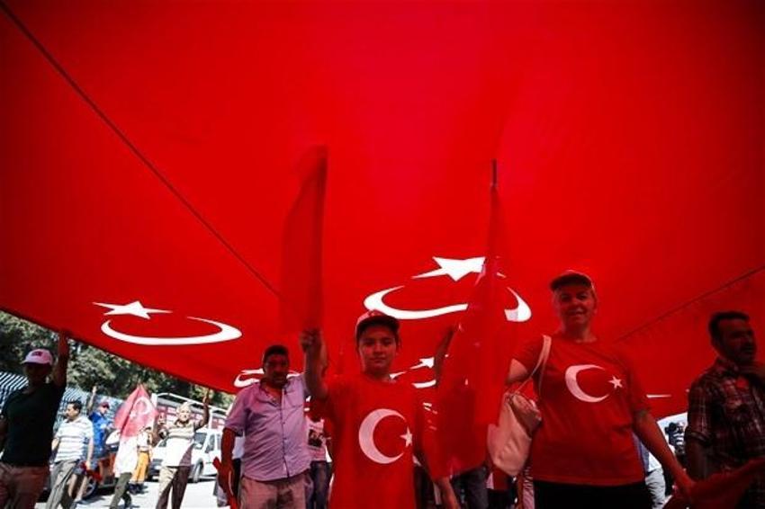 Milyonlar demokrasi için Yenikapı'nın yolunu tuttu