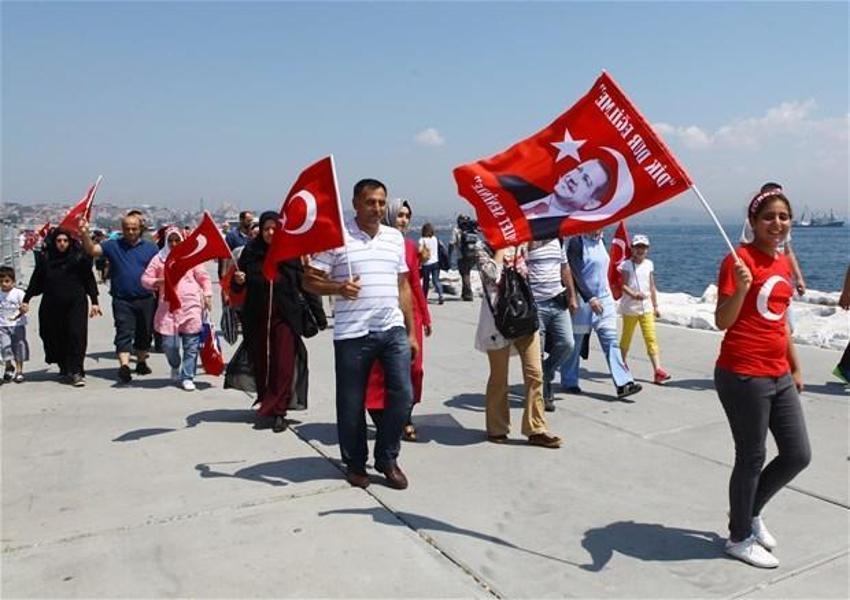 Milyonlar demokrasi için Yenikapı'nın yolunu tuttu