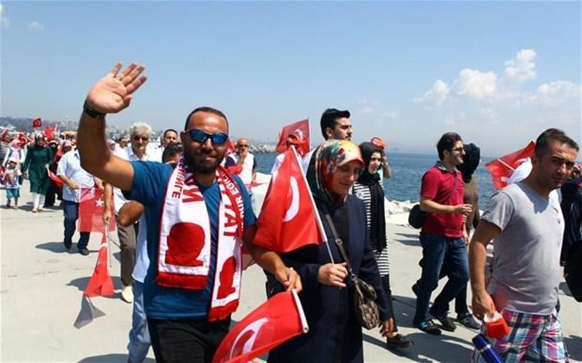 Milyonlar demokrasi için Yenikapı'nın yolunu tuttu