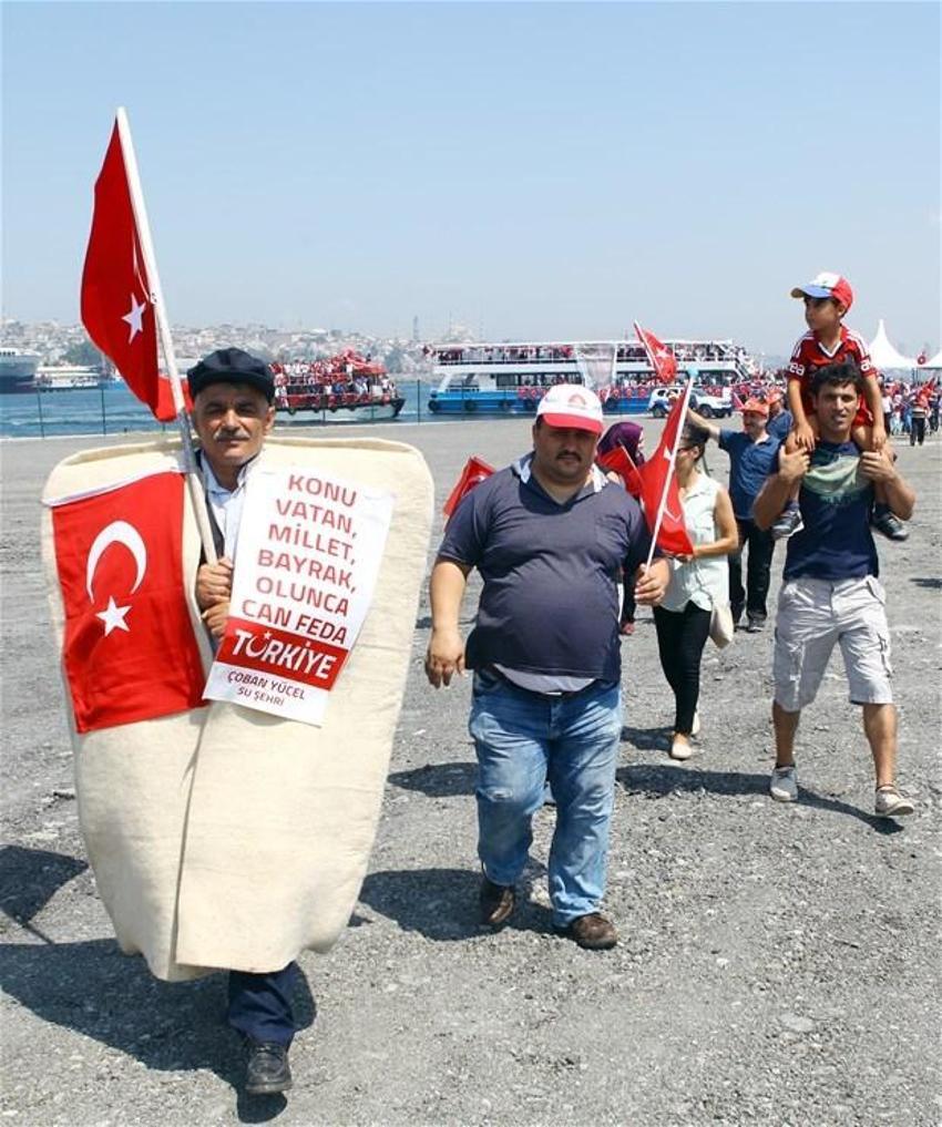 Milyonlar demokrasi için Yenikapı'nın yolunu tuttu