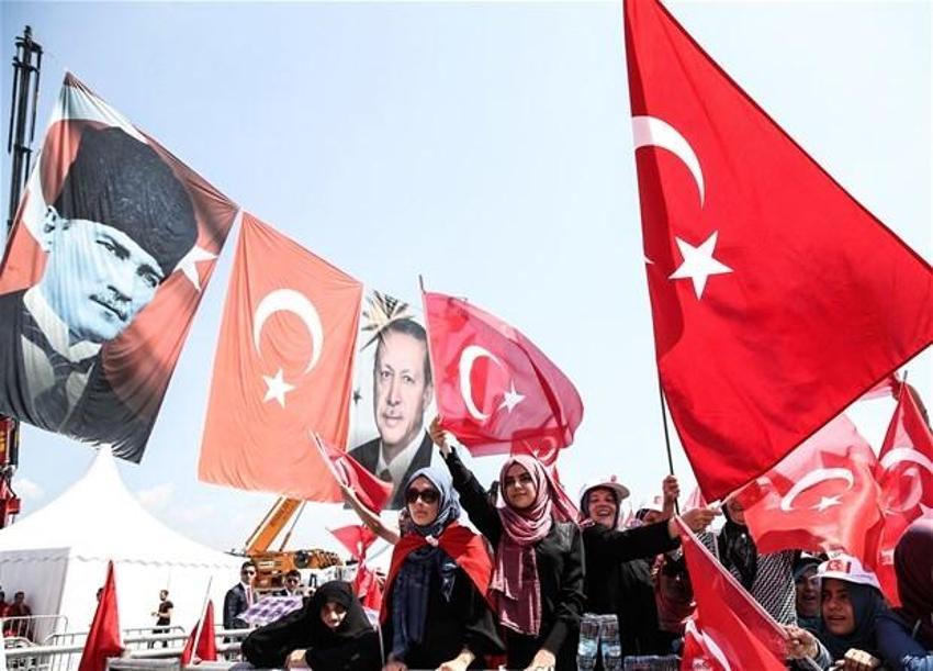 Milyonlar demokrasi için Yenikapı'nın yolunu tuttu