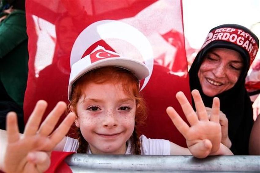 Milyonlar demokrasi için Yenikapı'nın yolunu tuttu