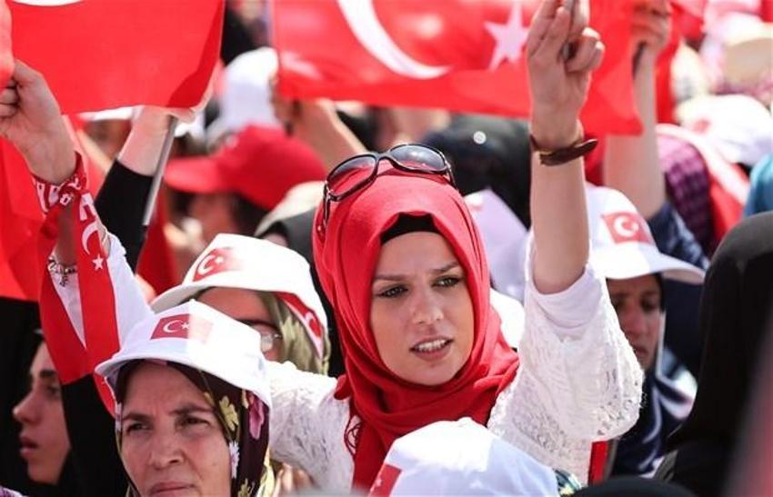 Milyonlar demokrasi için Yenikapı'nın yolunu tuttu
