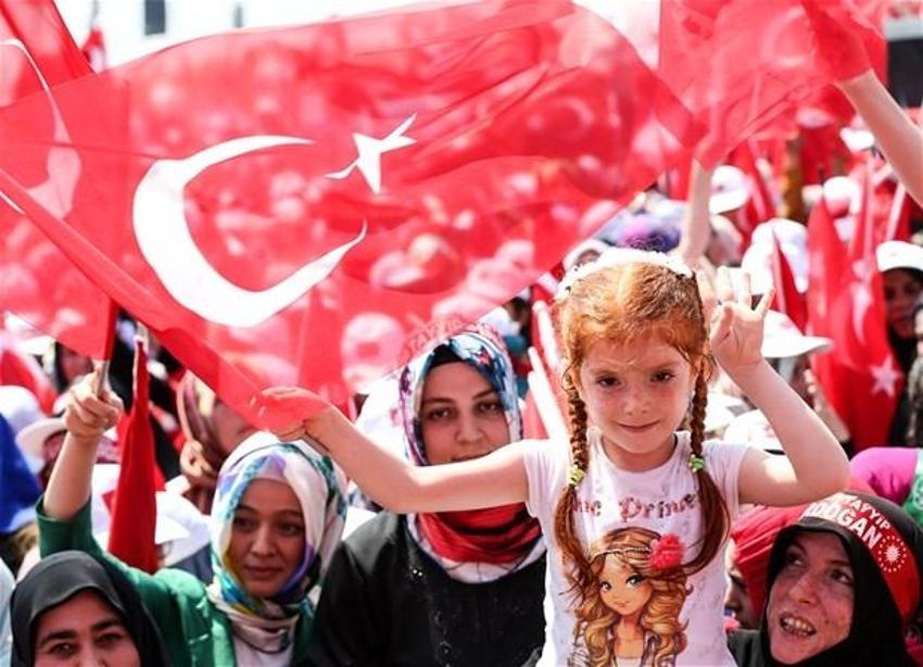 Milyonlar demokrasi için Yenikapı'nın yolunu tuttu