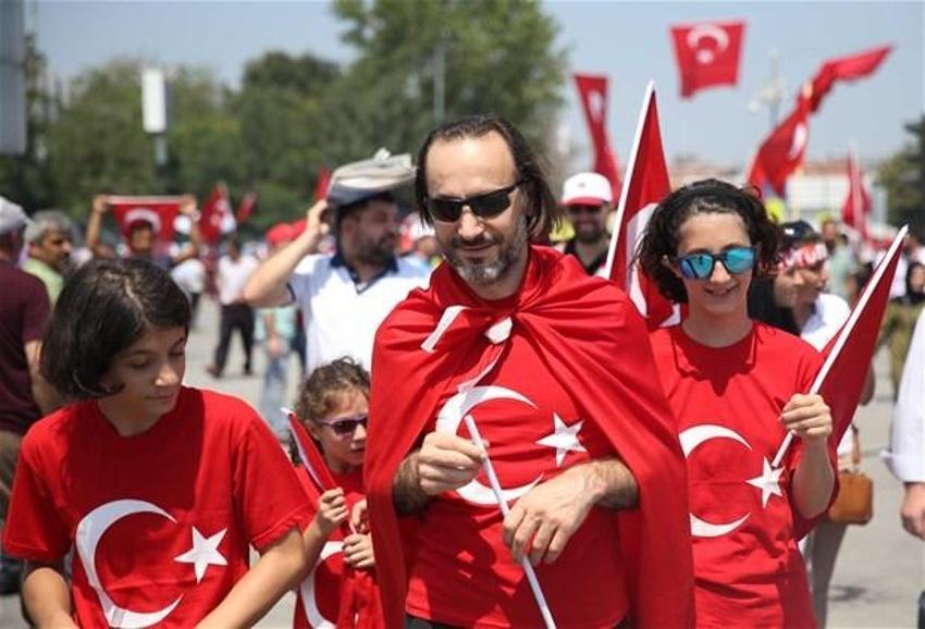 Milyonlar demokrasi için Yenikapı'nın yolunu tuttu