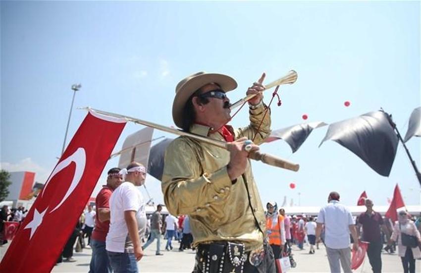 Milyonlar demokrasi için Yenikapı'nın yolunu tuttu
