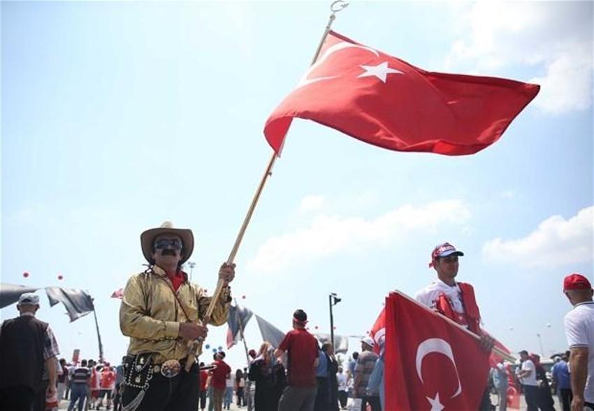 Milyonlar demokrasi için Yenikapı'nın yolunu tuttu