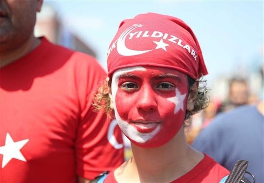 Milyonlar demokrasi için Yenikapı'nın yolunu tuttu