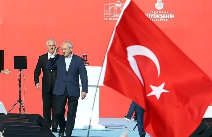Milyonlar demokrasi için Yenikapı'nın yolunu tuttu