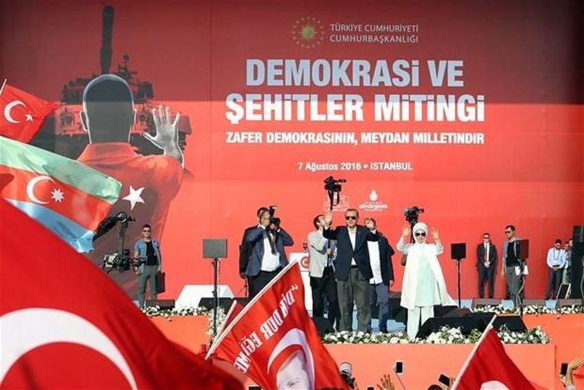 Milyonlar demokrasi için Yenikapı'nın yolunu tuttu