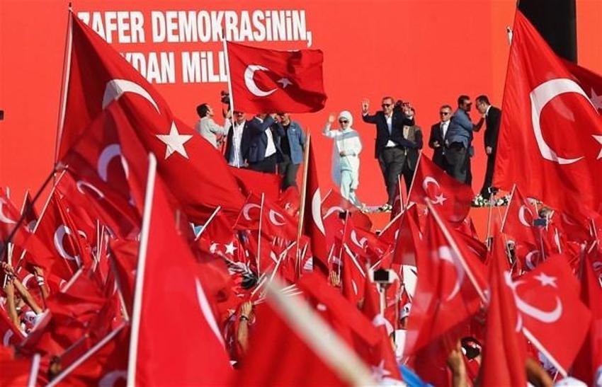 Milyonlar demokrasi için Yenikapı'nın yolunu tuttu