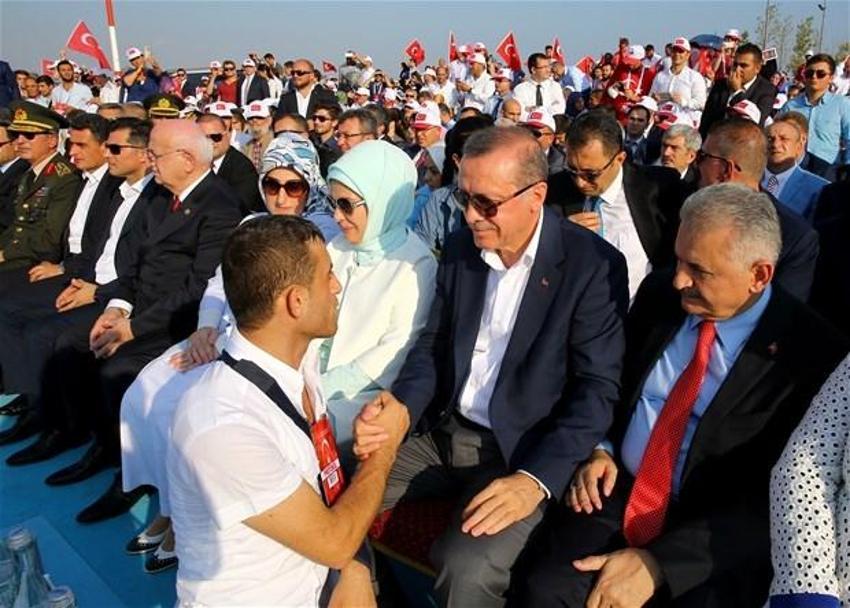 Milyonlar demokrasi için Yenikapı'nın yolunu tuttu