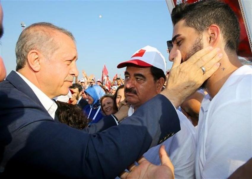 Milyonlar demokrasi için Yenikapı'nın yolunu tuttu