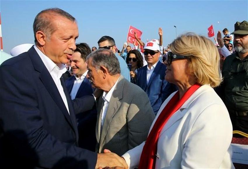 Milyonlar demokrasi için Yenikapı'nın yolunu tuttu