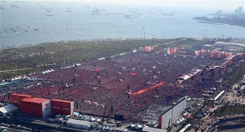 Milyonlar demokrasi için Yenikapı'nın yolunu tuttu