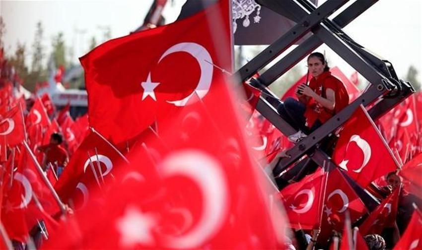 Milyonlar demokrasi için Yenikapı'nın yolunu tuttu