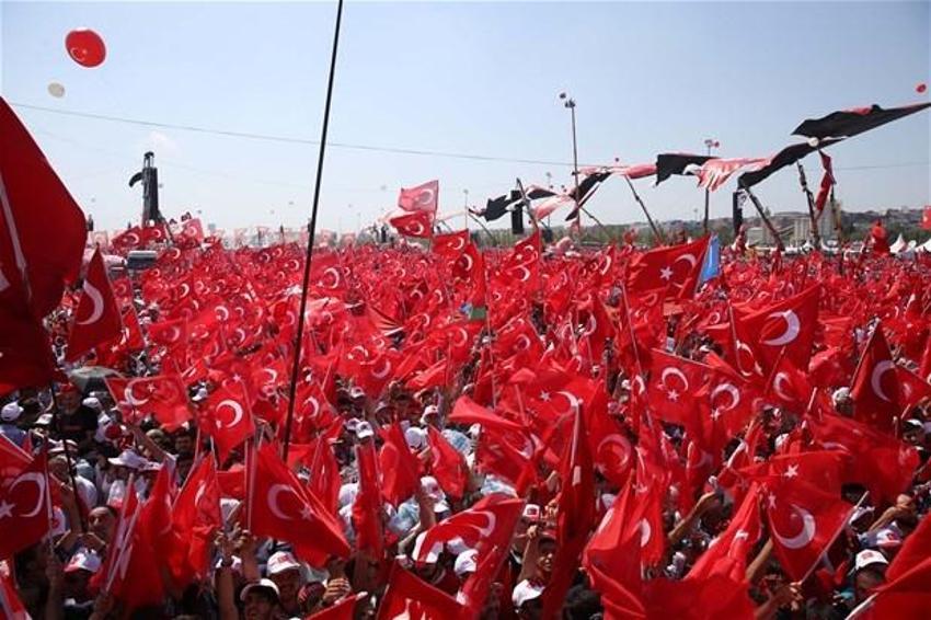 Milyonlar demokrasi için Yenikapı'nın yolunu tuttu