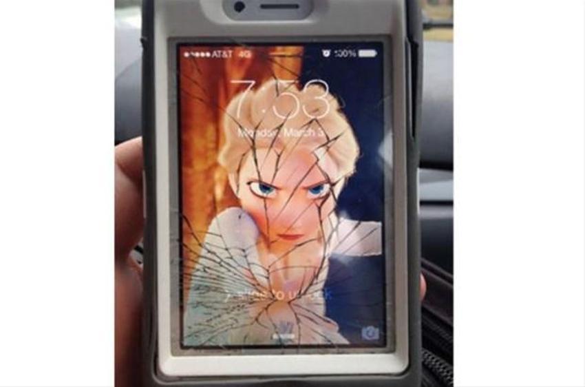 Telefon ekranı kırılanlar için ilginç çözüm