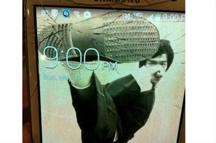 Telefon ekranı kırılanlar için ilginç çözüm