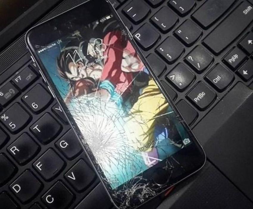 Telefon ekranı kırılanlar için ilginç çözüm