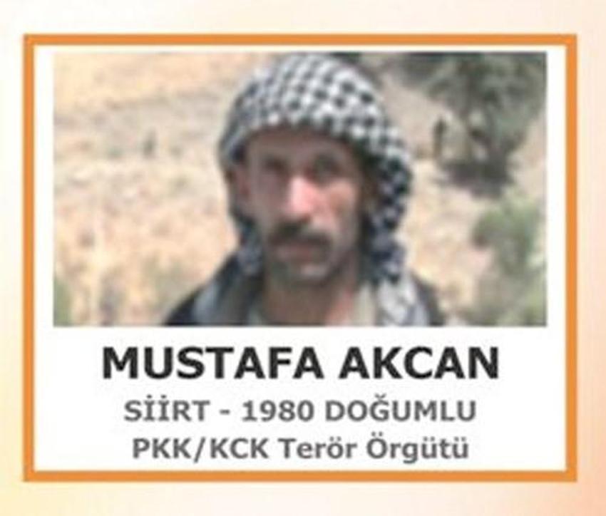 PKK'lıların fotoğrafları billboardlara asıldı