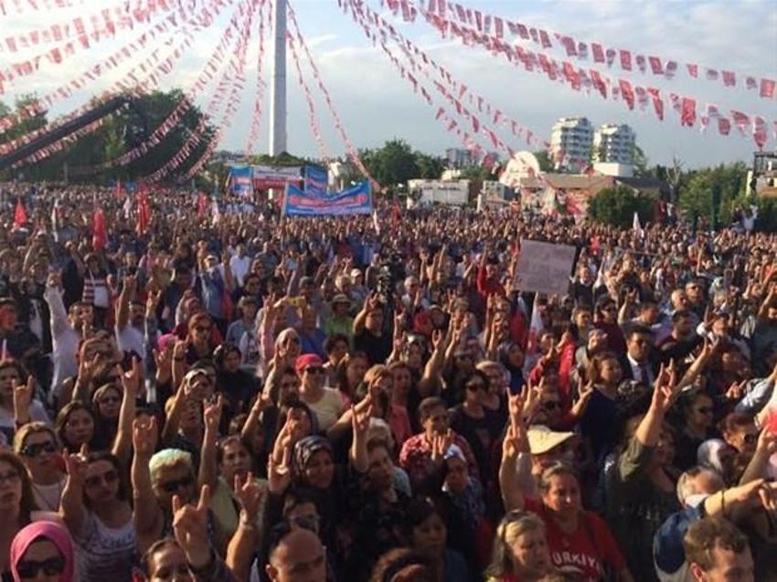Akşener'e Antalya'da coşkulu karşılama