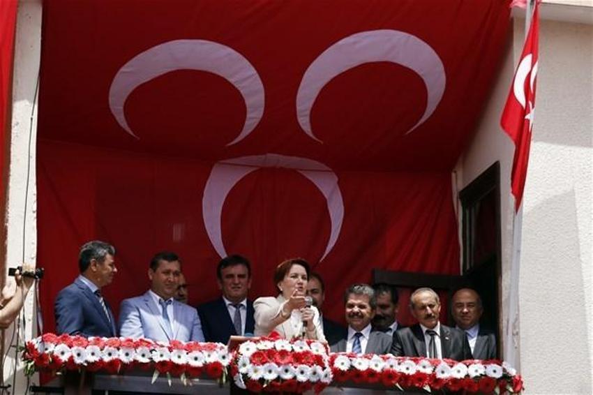 Akşener'e Antalya'da coşkulu karşılama