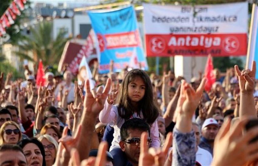 Akşener'e Antalya'da coşkulu karşılama