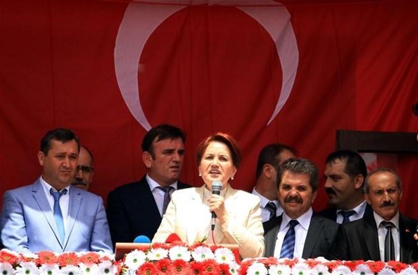 Akşener'e Antalya'da coşkulu karşılama