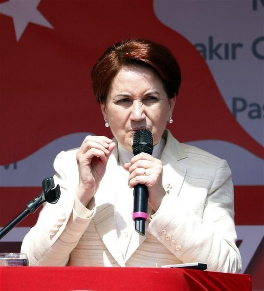 Akşener'e Antalya'da coşkulu karşılama
