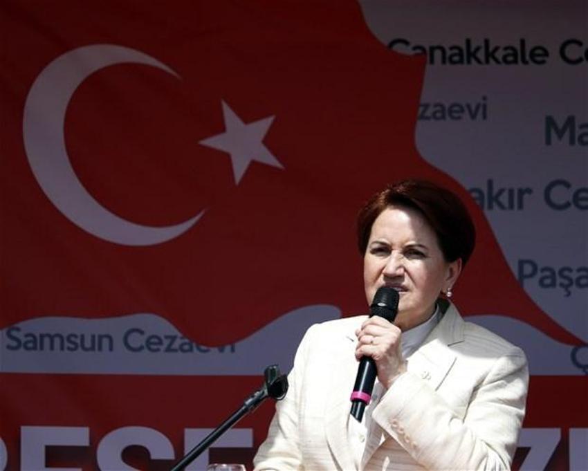 Akşener'e Antalya'da coşkulu karşılama