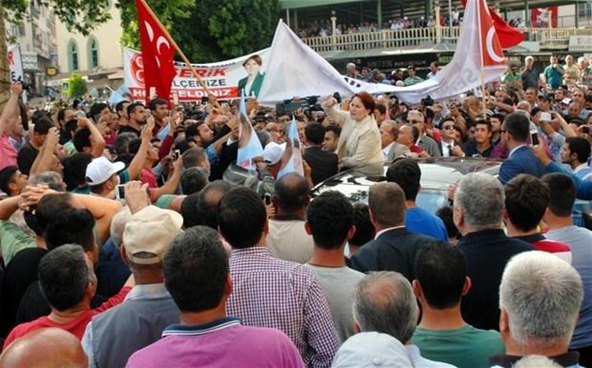 Akşener'e Antalya'da coşkulu karşılama
