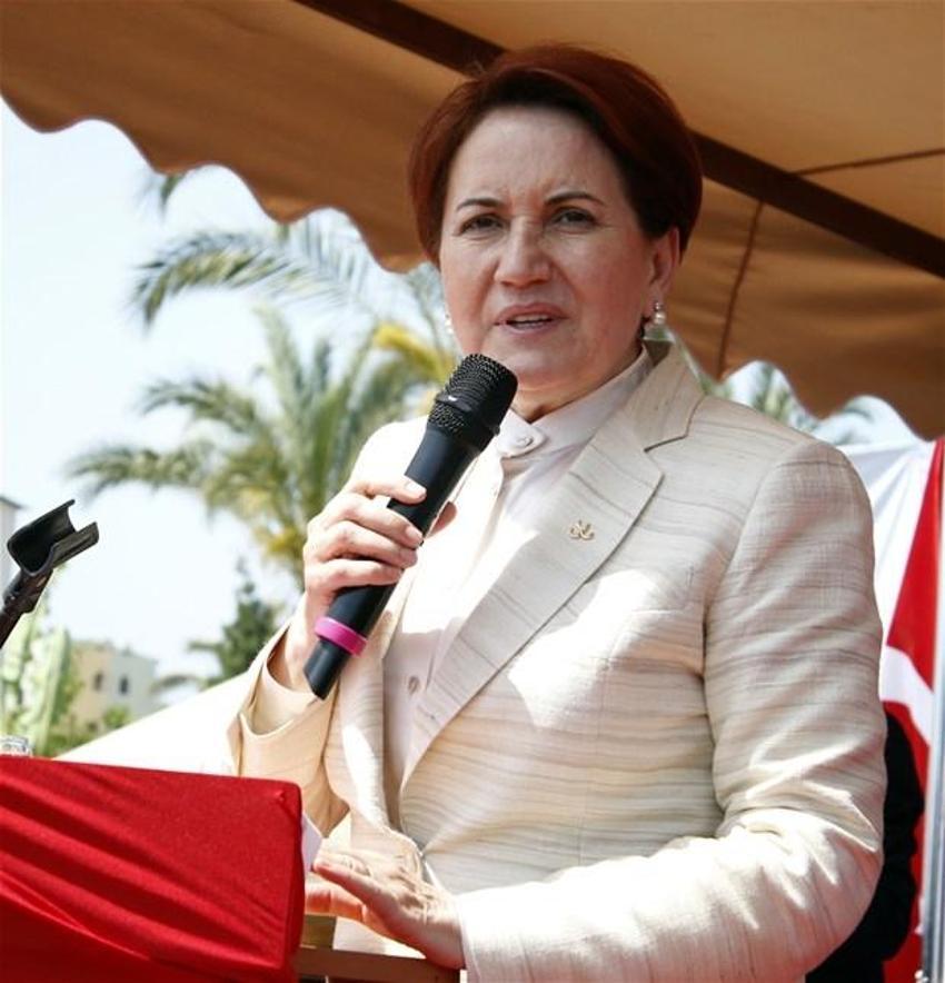 Akşener'e Antalya'da coşkulu karşılama