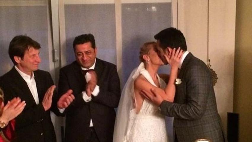 Helin Avşar Serhan Bora ile evlendi