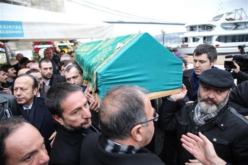 Halis Toprak toprağa verildi