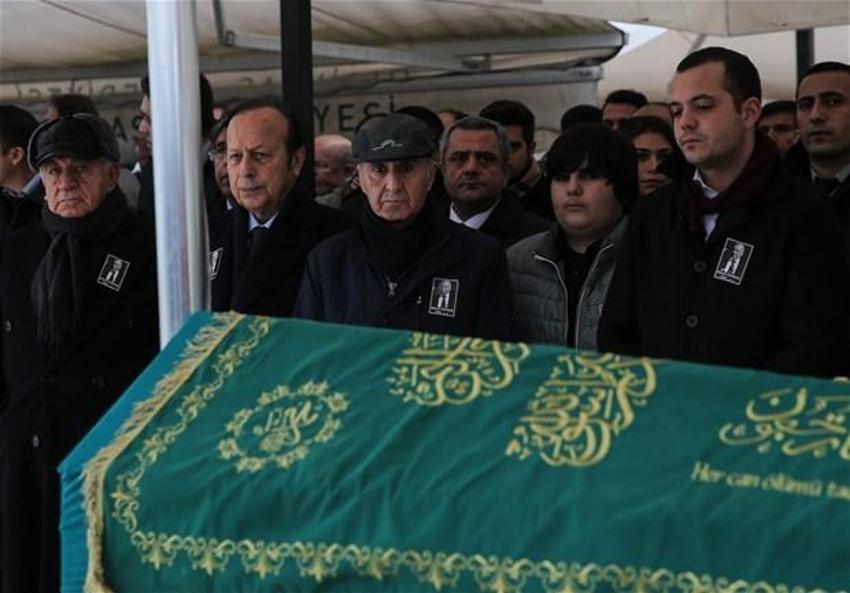 Halis Toprak toprağa verildi