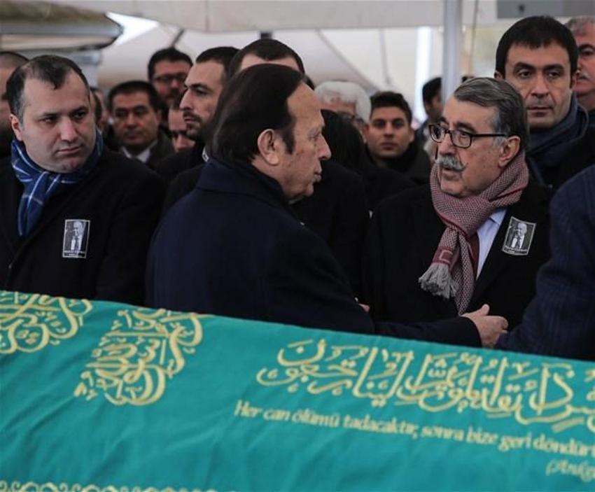 Halis Toprak toprağa verildi