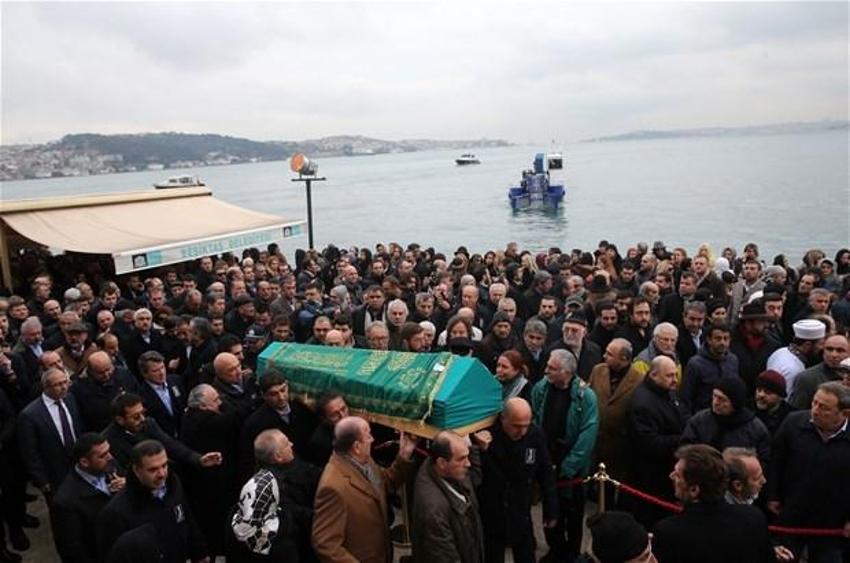 Halis Toprak toprağa verildi