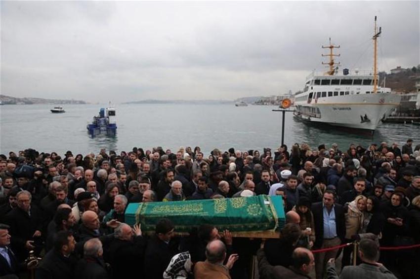 Halis Toprak toprağa verildi