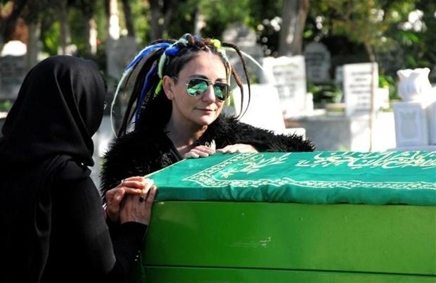 Özlem Tekin'nden babasına veda