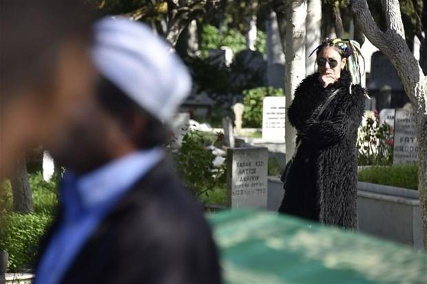 Özlem Tekin'nden babasına veda