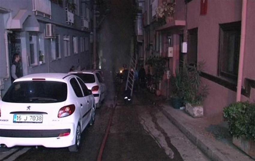 100 yıllık tarihi bina yandı