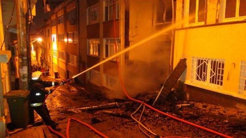 100 yıllık tarihi bina yandı