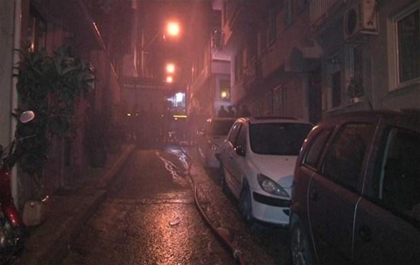 100 yıllık tarihi bina yandı