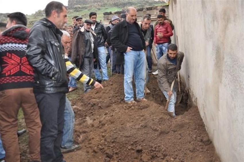 Köye havan mermisi düştü