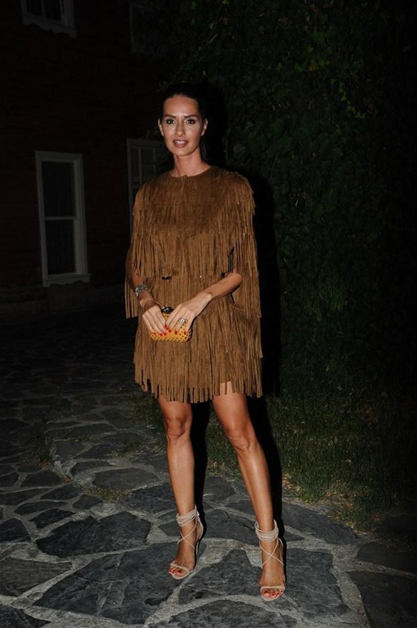 Ana Beatriz Barros